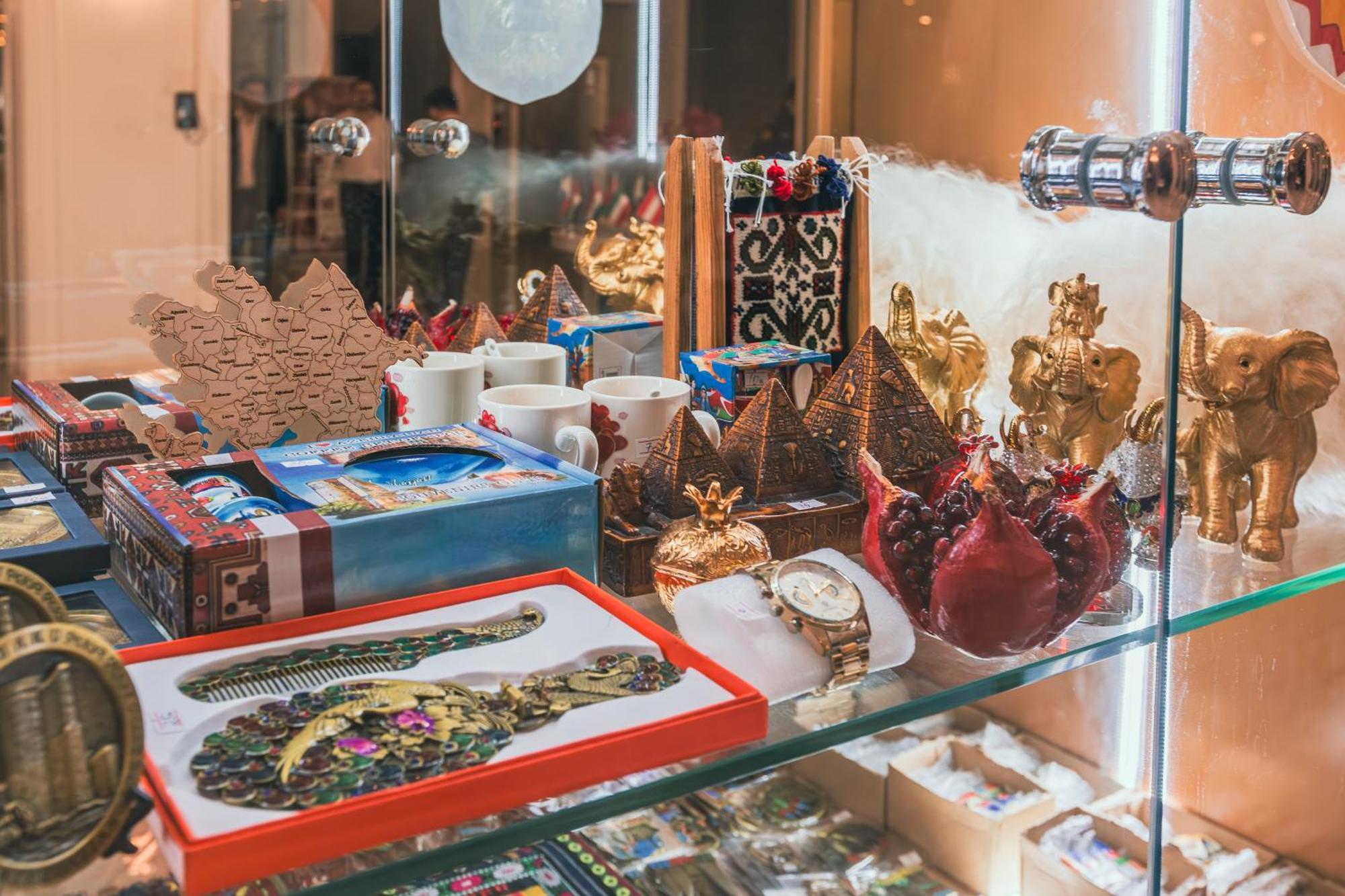 Alba Hotel & Spa Баку Экстерьер фото Souvenir shop at the Moscow Metro