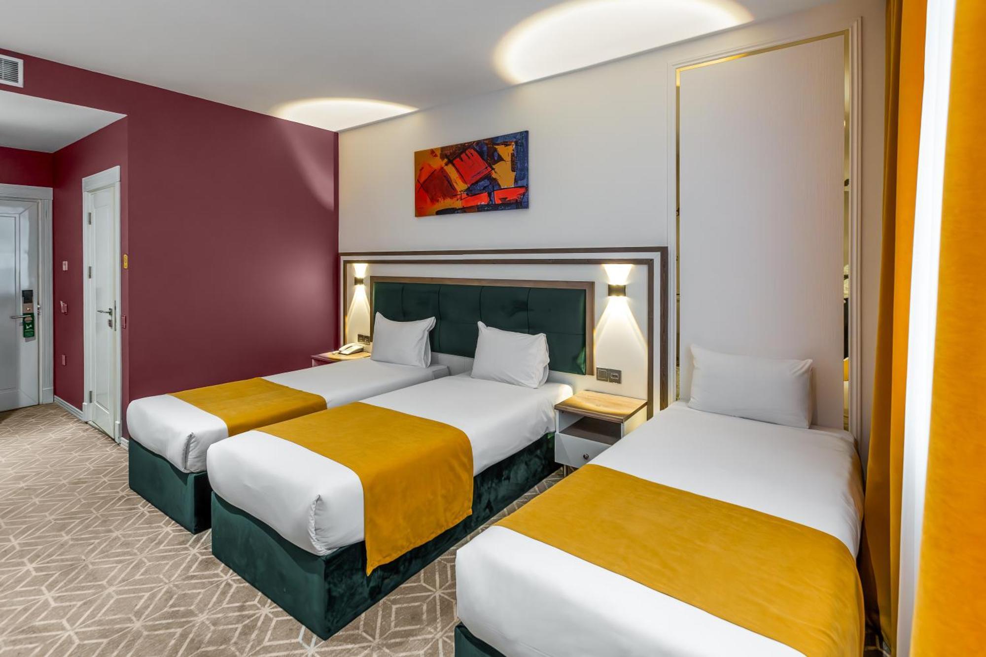 Alba Hotel & Spa Баку Экстерьер фото A room at the hotel