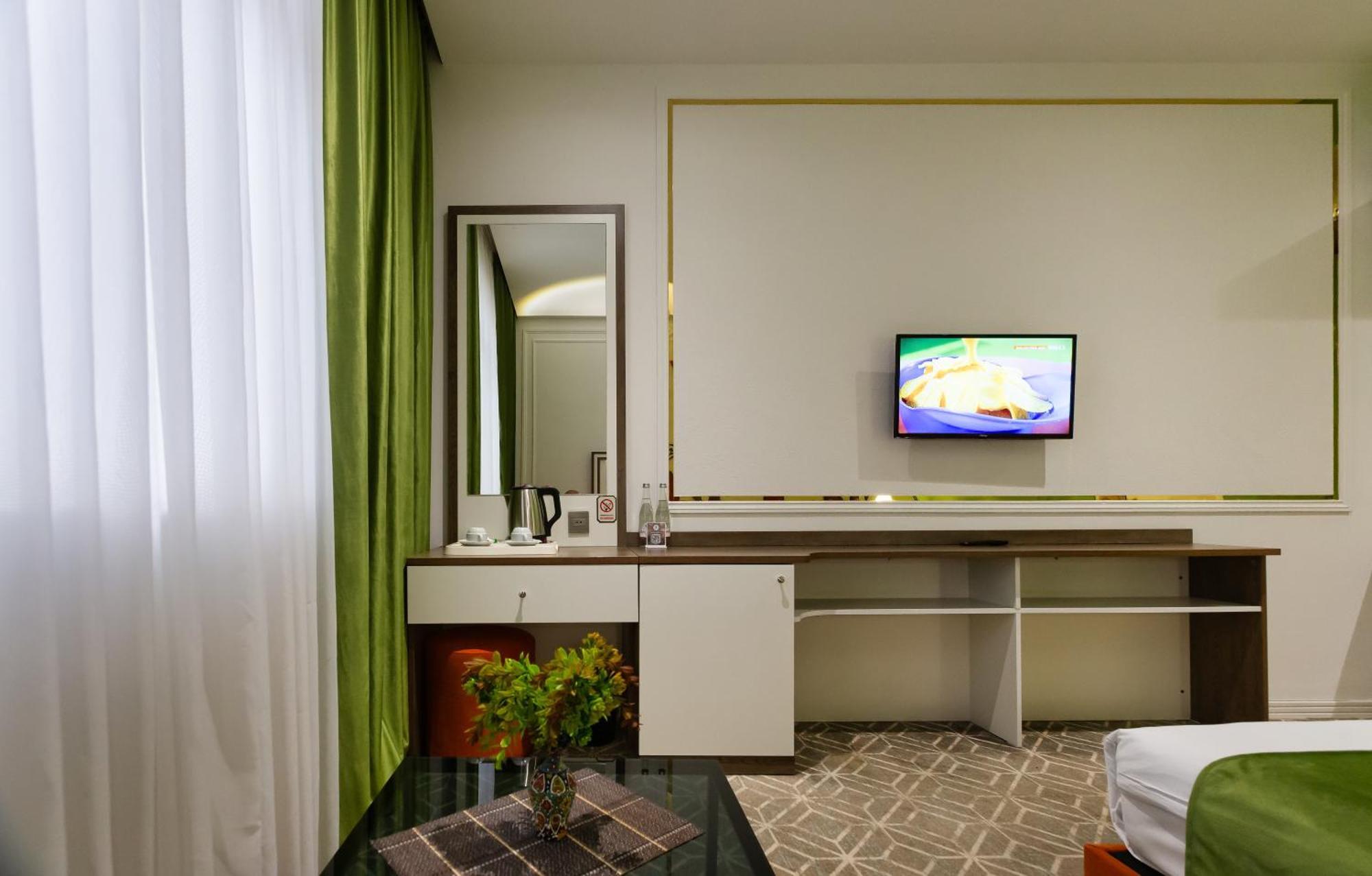 Alba Hotel & Spa Баку Экстерьер фото A room at the hotel
