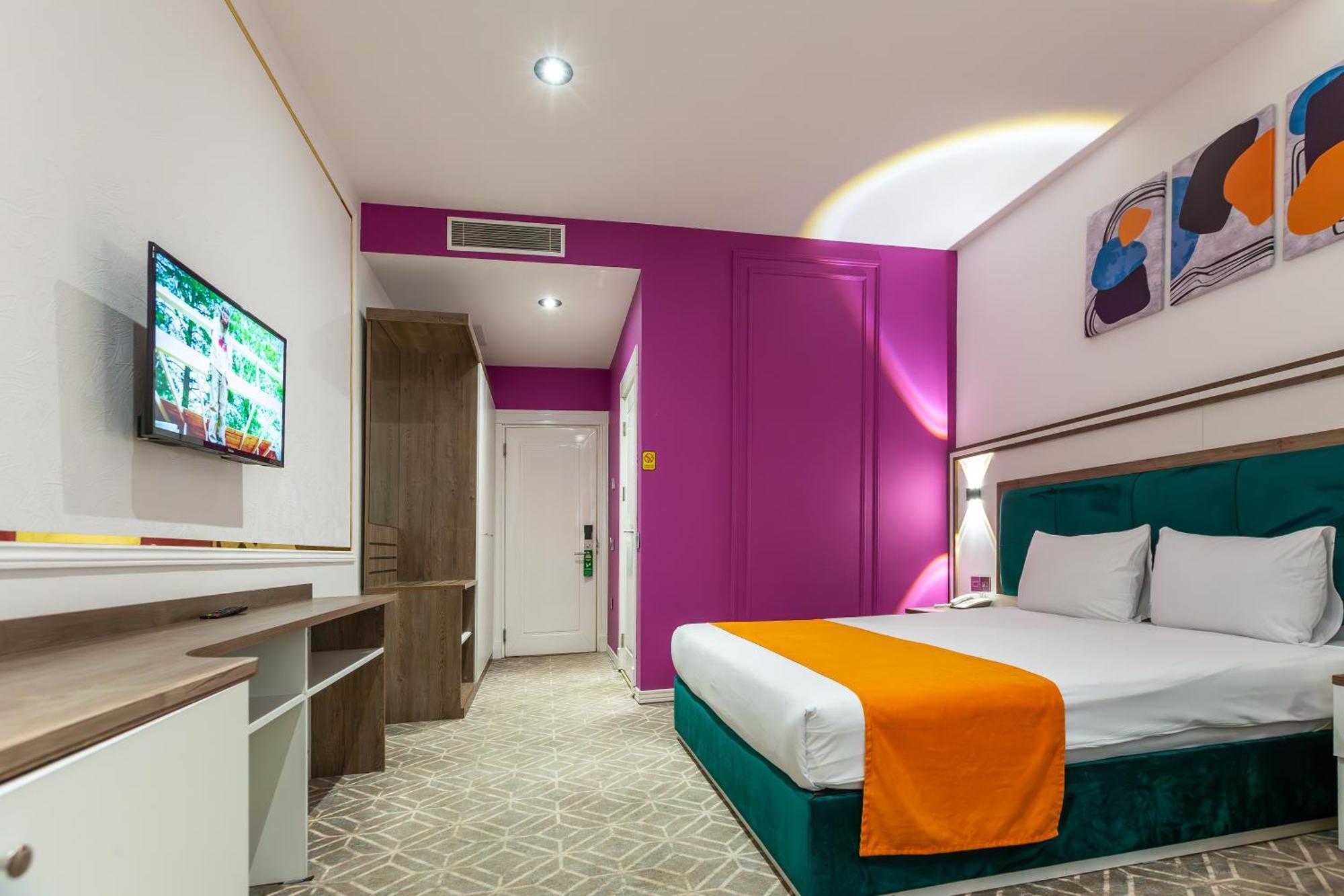 Alba Hotel & Spa Баку Экстерьер фото A room at the hotel