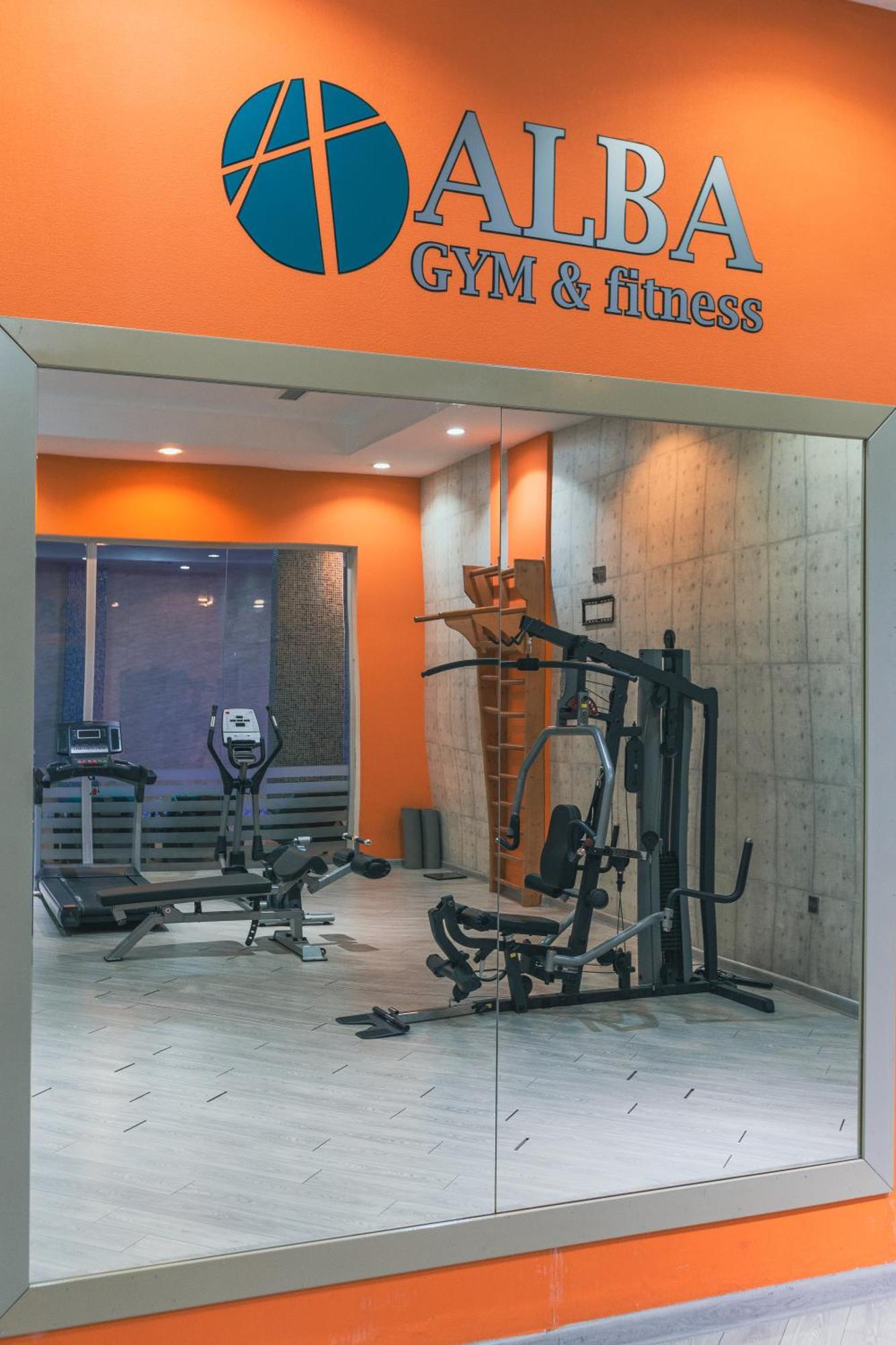 Alba Hotel & Spa Баку Экстерьер фото A home gym